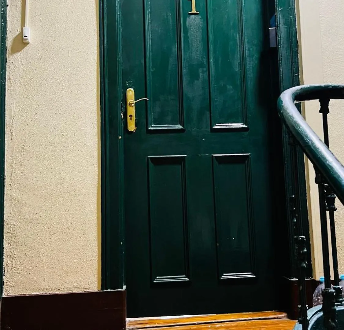 Apartamento Conde Do Redondo Lisbon Homestay