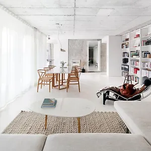 Loft River -with Garage Apartment